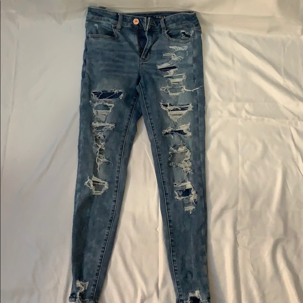 Mid-rise ripped jeans